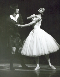 Rudolf Noureev dansant La Sylphide - 1963 - avec Margot Fonteyn - Frederika Davis